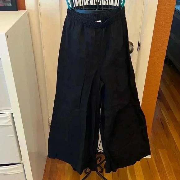 Chico's Pants - NWT Chico’s Gaucho Linen Pants-Sz 0